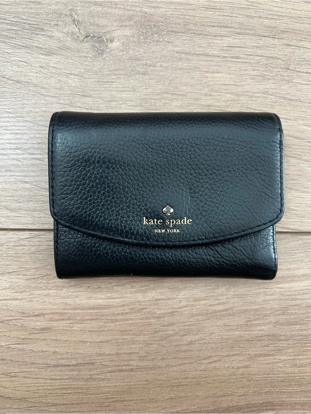 Kate Spade New York Trifold Black Leather Compact Wallet